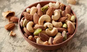 مغز فندق شور کیلویی چند به فروش می‌رسد؟
