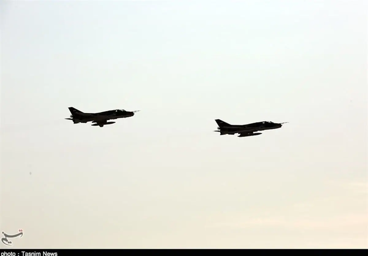پرواز جنگنده‌های سوخو ۲۲ سپاه در آسمان کیش