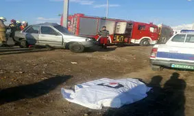 فوت راننده پراید در اثر برخورد با تیر چراغ برق در اتوبان تهران قم