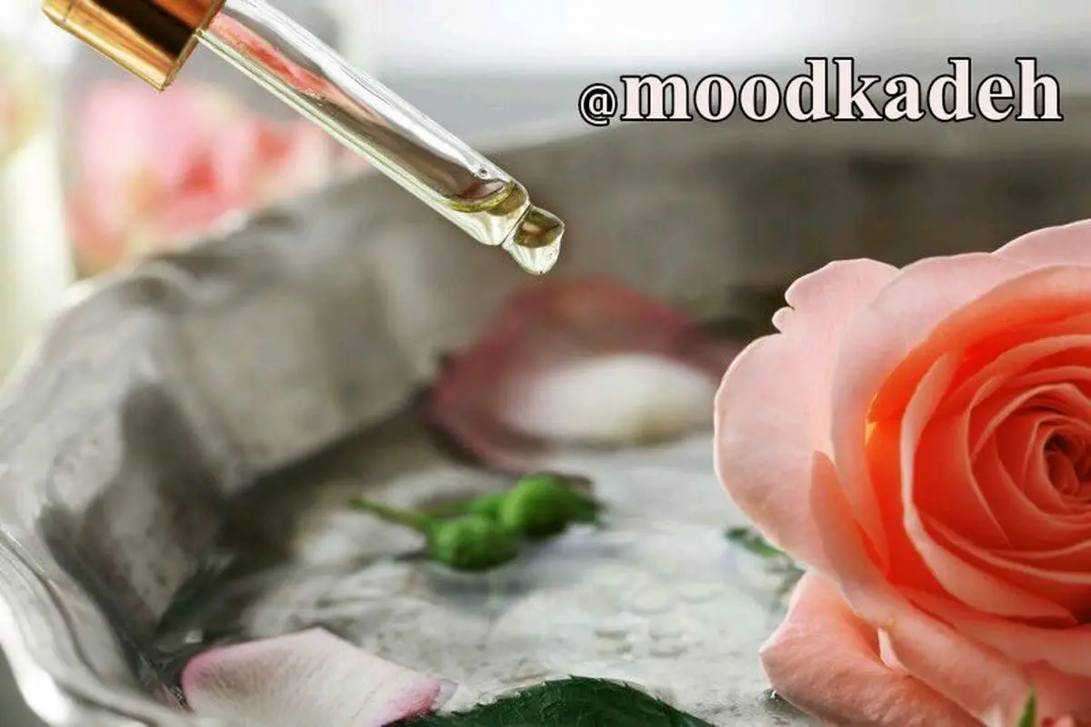 به آب نوشیدنی گلاب اضافه کنید