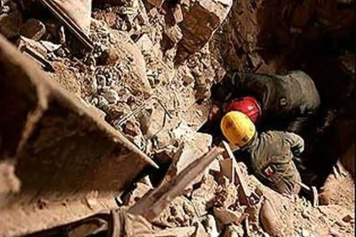 ریزش سقف یک ساختمان متروکه در ملارد/کسی مصدوم نشد