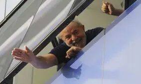 داسیلوا به پولشویی متهم شد