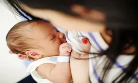 مزایای شیر مادر برای نوزاد