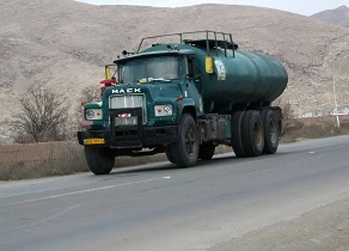 توقیف کامیون تانکردار حامل گازوئیل قاچاق