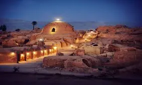 خرابه‌های روستای کُریت پس از زلزله سال 57