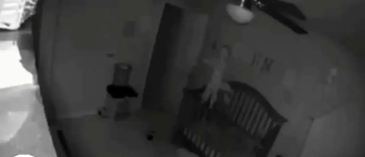 جن به شكل كودك در حال گريه و ناله