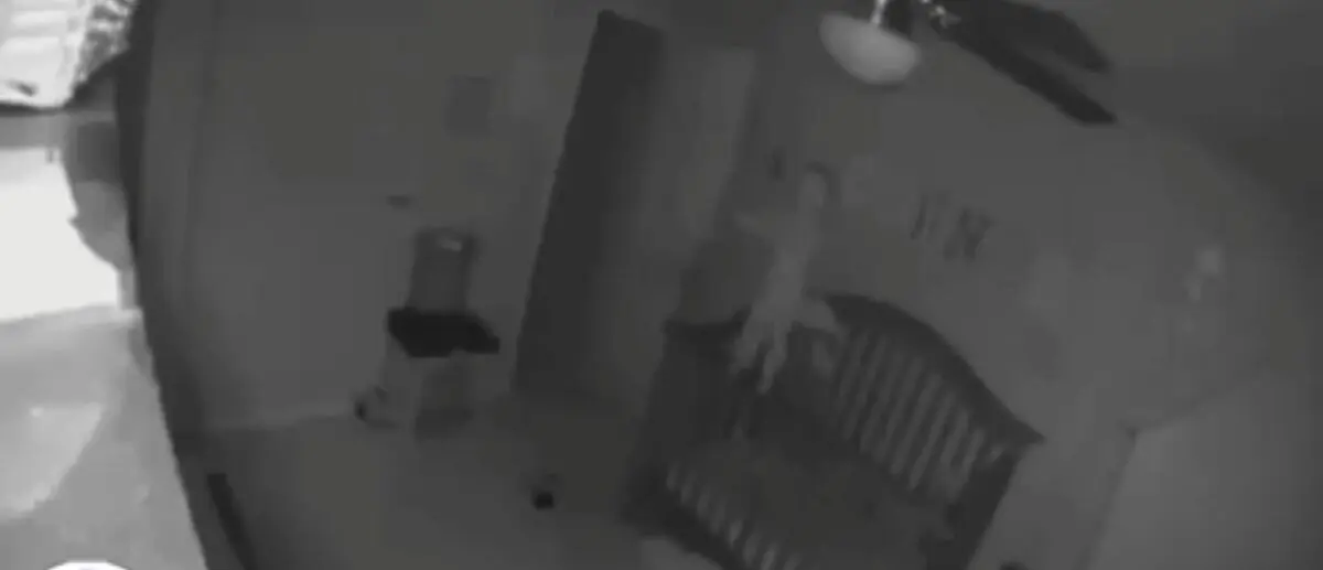 جن به شكل كودك در حال گريه و ناله