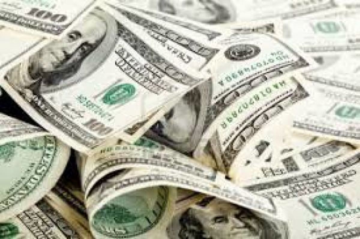 بانکها دلار را گران میخرند/ وقتی ارز در بازار آزاد ارزانتر است