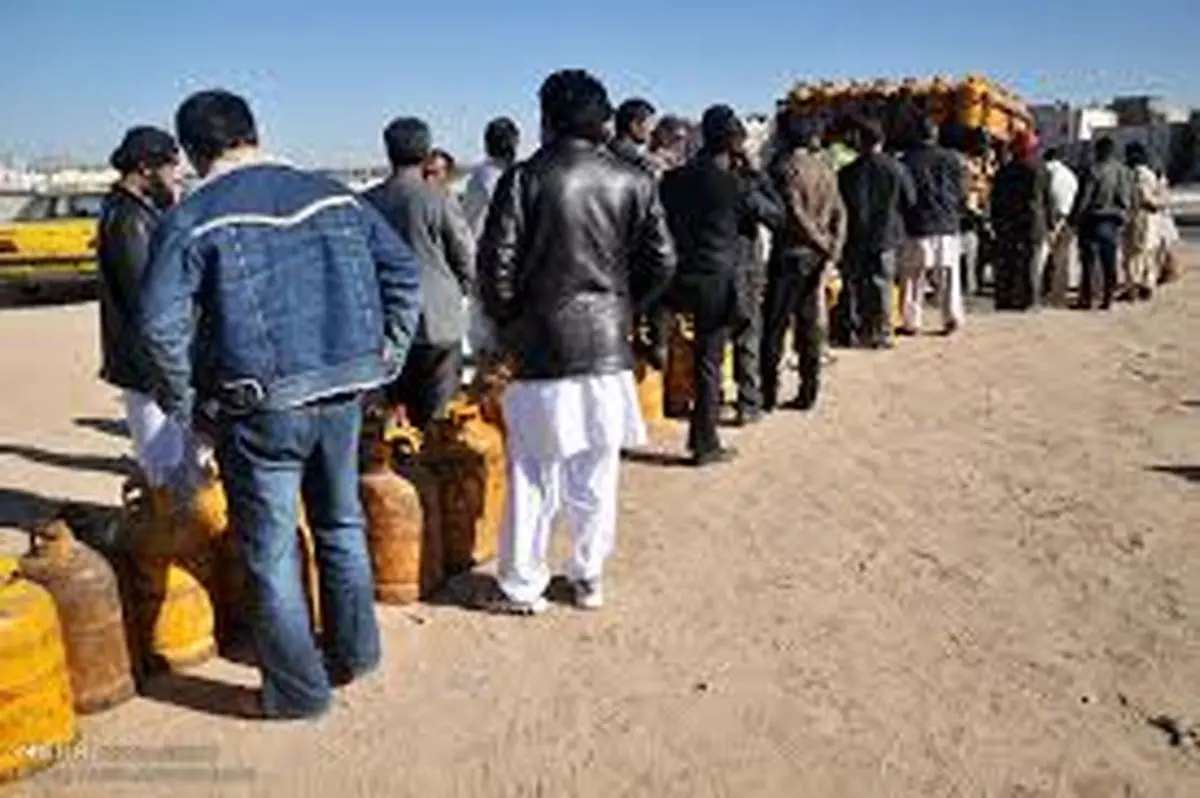 ویدئو/صف کپسول گاز در زاهدان