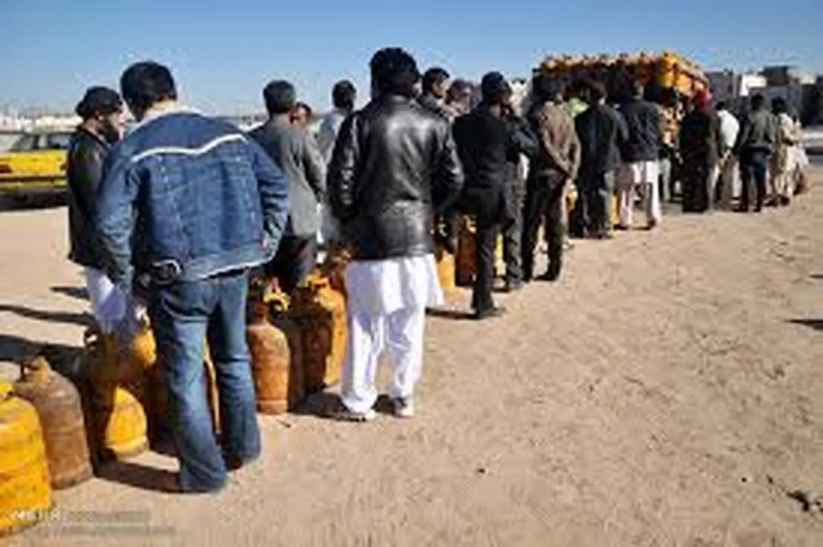 ویدئو/صف کپسول گاز در زاهدان