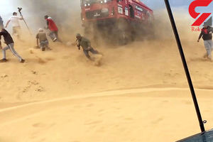 حادثه تلخ برای تماشاچی در مسابقات رالی صحرا+فیلم