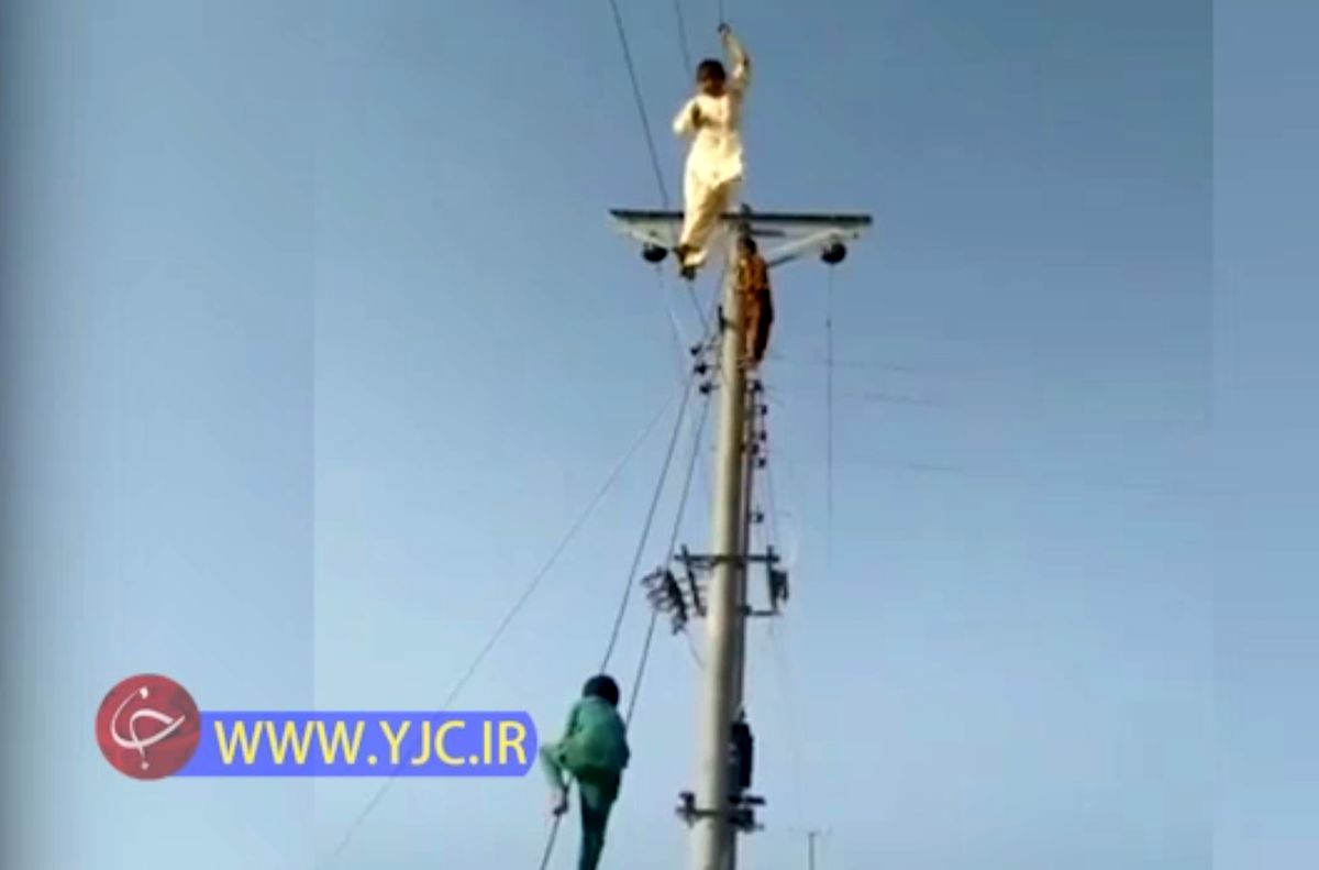 بازی خطرناک کودکان با سیمهای برق+ فیلم