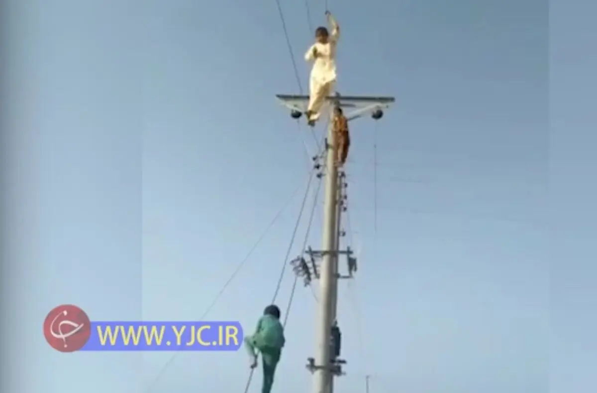 بازی خطرناک کودکان با سیم‌های برق+ فیلم