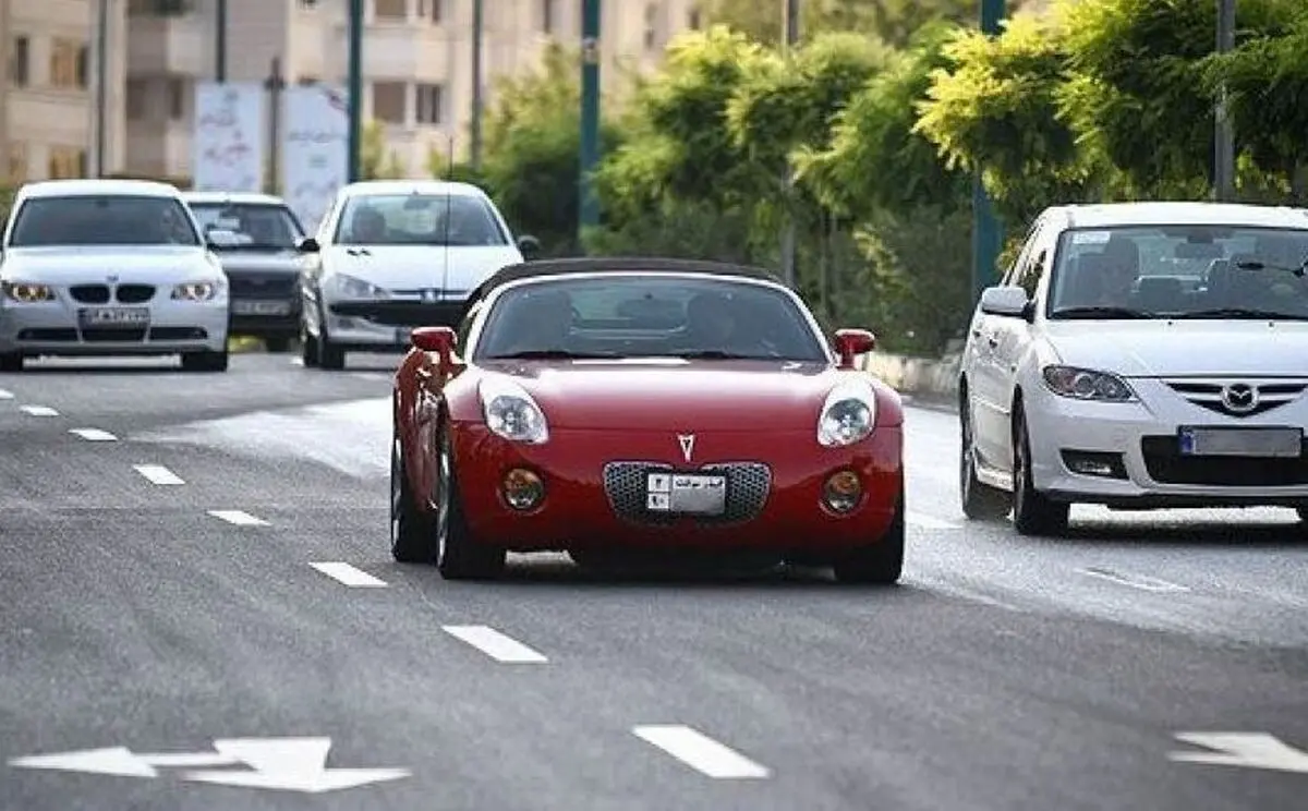 اجاره خودرو برای «دور دور» | نمایشی از شکاف طبقاتی یا واقعیت اقتصادی؟