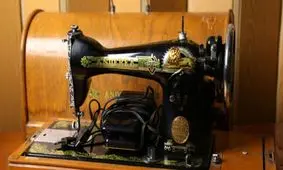 عجیب اما واقعی؛ چک و چانه برای خرید چرخ خیاطی ۶ میلیاردی/ ویدئو 