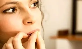 یک تکنیک ساده برای جلوگیری از ناخن جویدن و کندن پوست