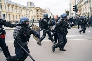 چرا پلیس فرانسه، خشن‌ترین پلیس اروپا است؟/ ویدئو