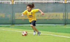 آرات حسینی به‌ طور رسمی با تیم سپاهان شروع کرد/ عکس
