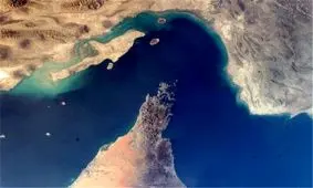 عبور از تنگۀ هرمز فقط با اجازۀ ایران