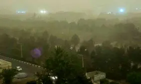 بارش باران و وزش باد شدید در این مناطق کشور/ هوا در ارتفاعات سرد و مه‌آلود است