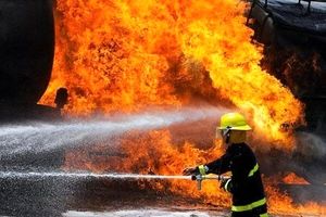 فوت سه نفر در حادثه آتش سوزی مهیب در قنوات/ ویدئو