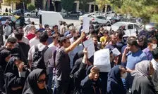 اصلاح اقتصادی  پزشکیان در باتلاق اعتراضات معیشتی / جابجایی‌های دیرهنگام، آتش گلایه‌های خیابانی را خاموش می‌کند؟