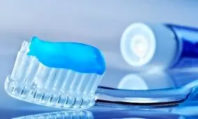 ترمیم تدریجی پوسیدگی و سفیدی دندان‌ها با خمیردندان‌های نانویی ایرانی