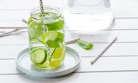 فواید نوشیدن آب لیمو و معده خالی!