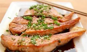 پرهیز از خوردن همزمان ماهی و تخم مرغ