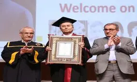 دکترای افتخاری دانشگاه شیرازبه رئیس دانشگاه درسدن آلمان رسید