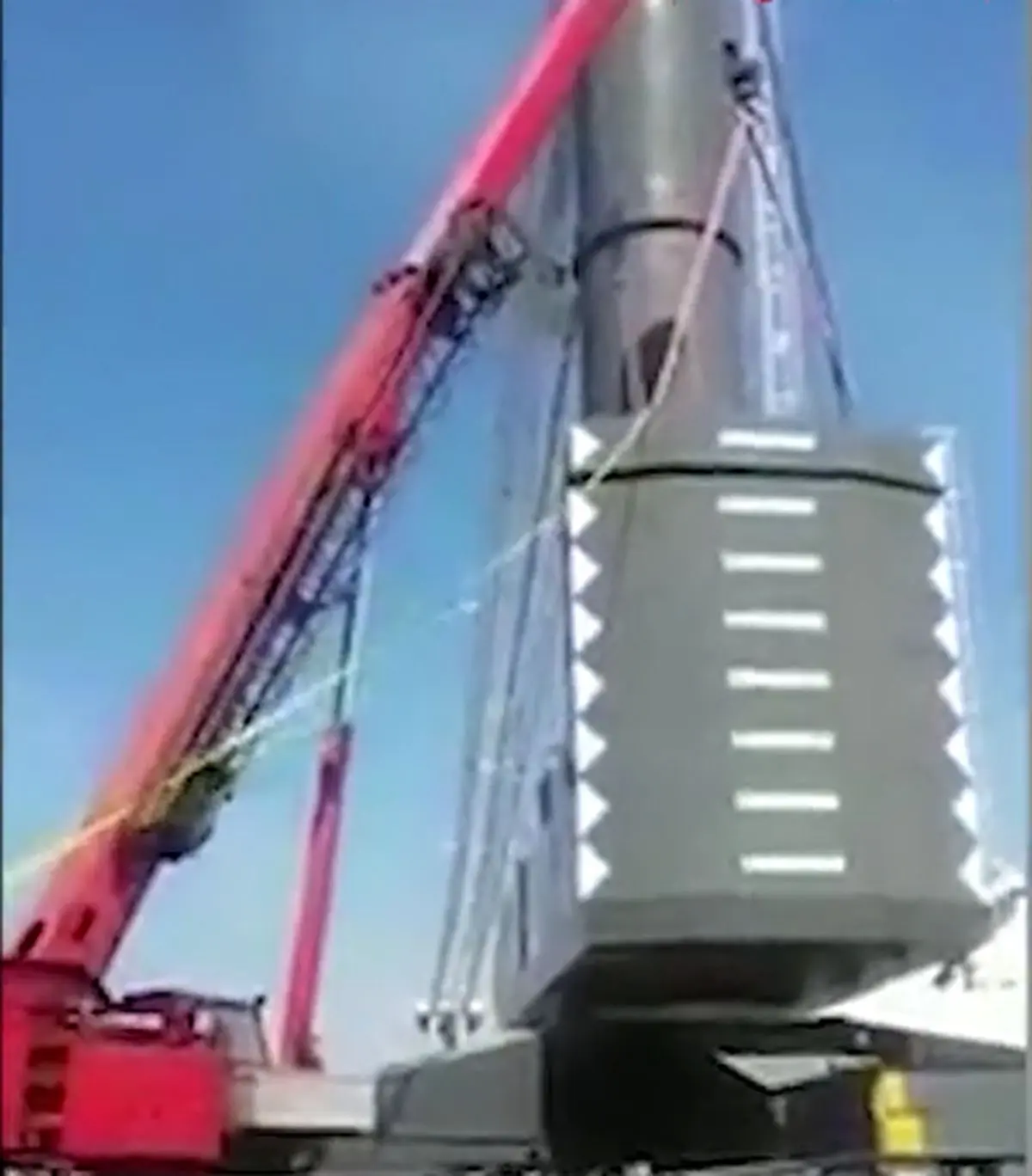 سقوط جرثقیل در گواتمالا + فیلم