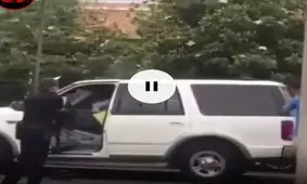 فرد مهاجمی که با شلیک گلوله پی در پی پلیس کشته شد+ فیلم