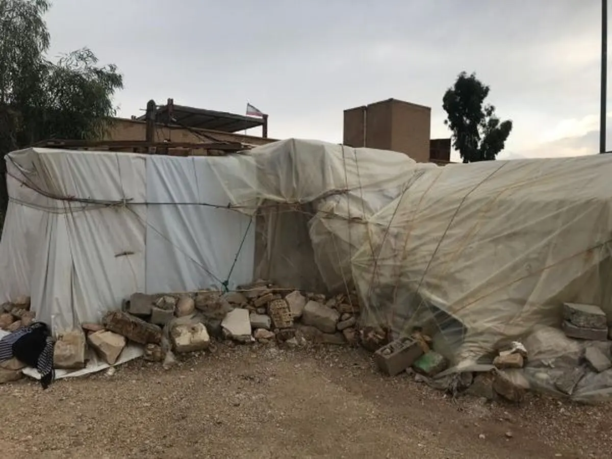 فرار به سختی کانکس از ترس زلزله