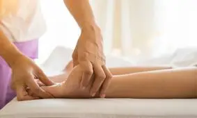 مهمترین نقطه در ماساژ پاها کجاست؟