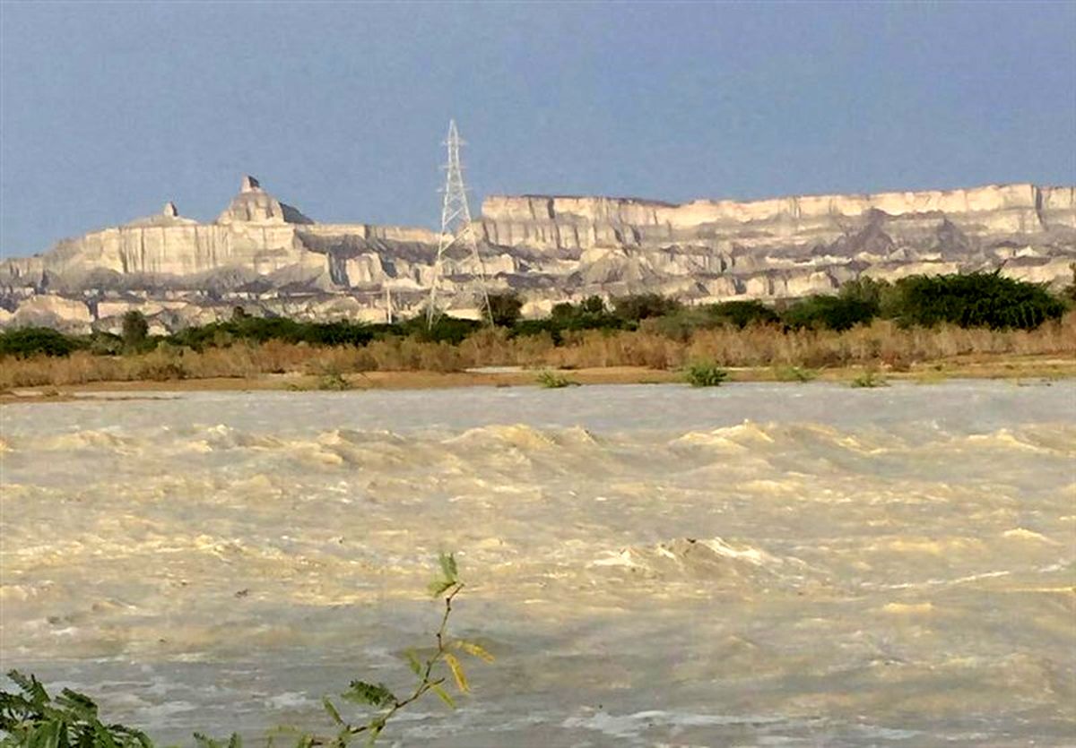 جزئیات تازه از سیلاب بلوچستان/ ارتباط مخابراتی و برق مناطق سیلزده قطع شد؛ واژگونی یک آمبولانس