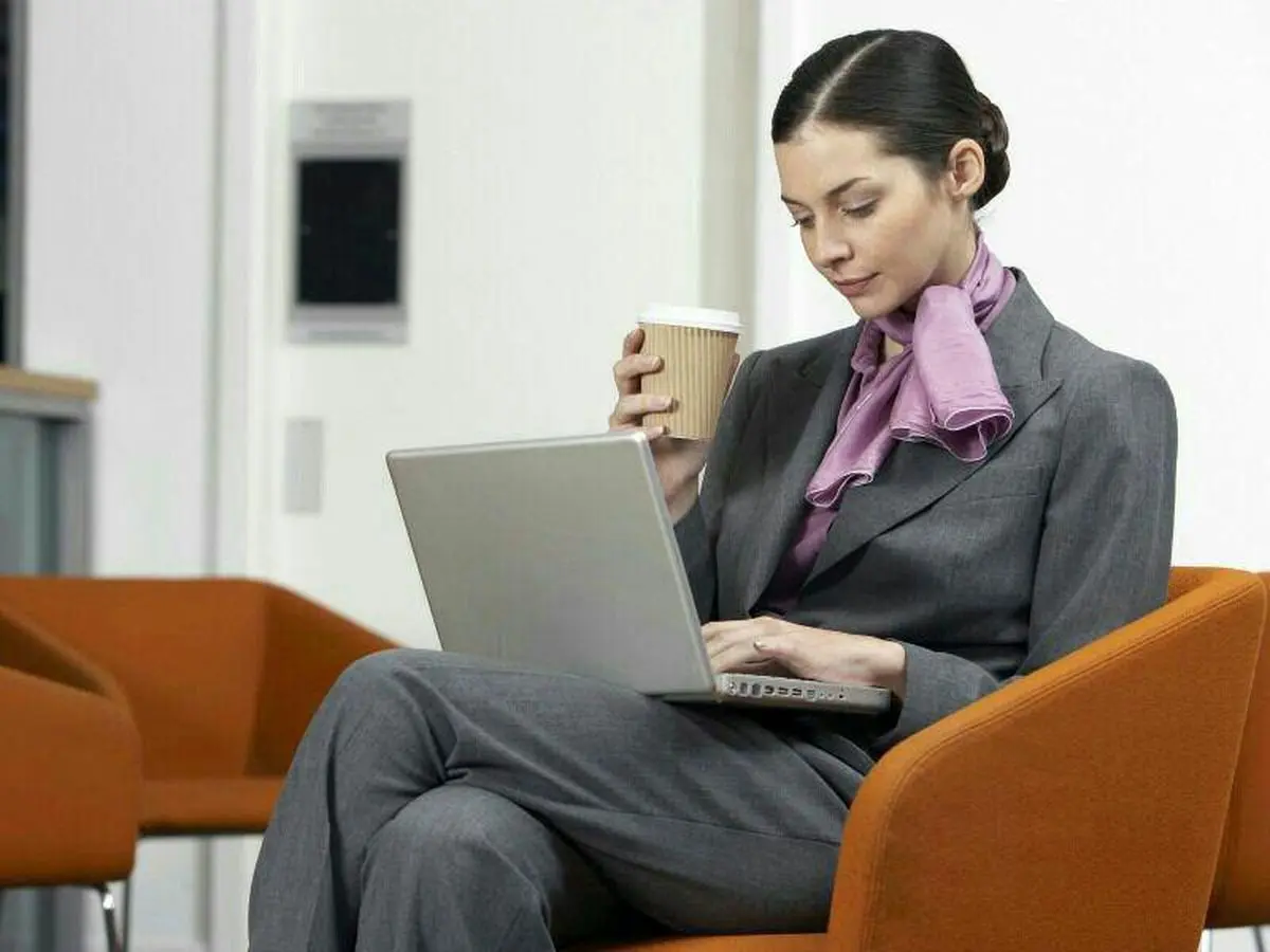 چرا ناخوداگاه ضربدری مینشینیم؟