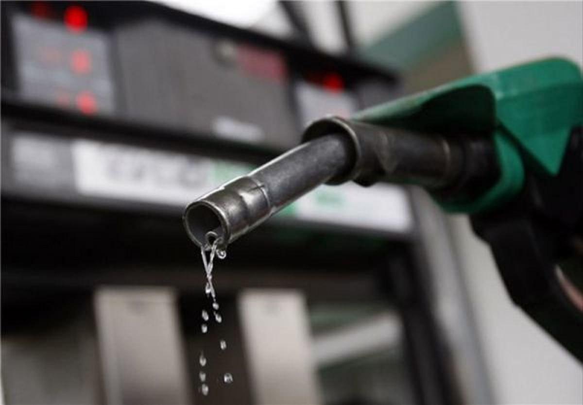 مجلس اجازه نمی‏‎دهد 60 لیتر بنزین سهمیه‎ای گران شود/رایزنی‎های لازم را با دولت انجام دادیم