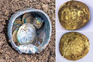 کشف سکه های طلای عباسی در قیصریه +تصاویر