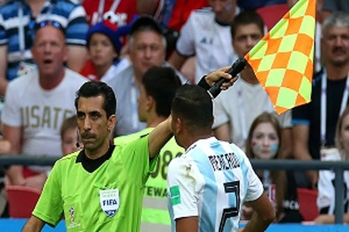 سخندان: انتشار بیانیه علیه داوران جالب نیست