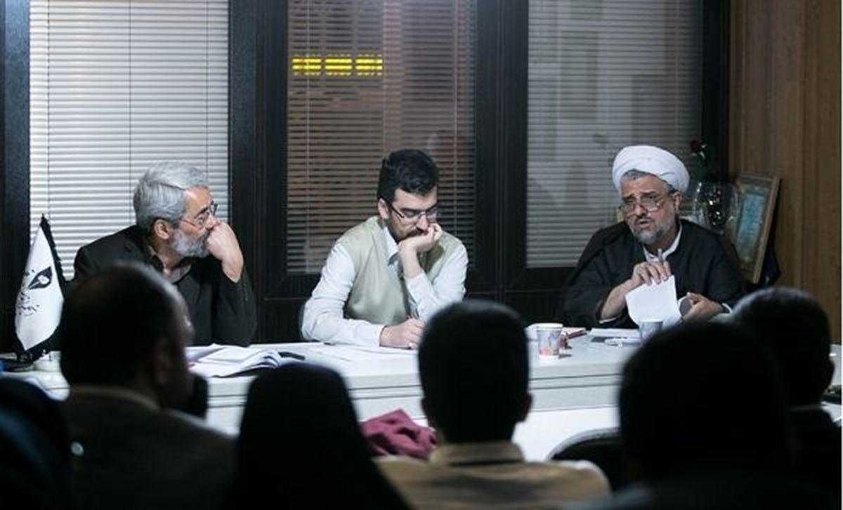 سلیمی نمین: منتظری در احکام صادره شده در زمان امام مقصر است/ایزدی:آیت الله منتظری سادهاندیش نبود/اینکه می گویند آیت الله از منافقین تاثیر می پذیرفت با عقل جور درنمی آید