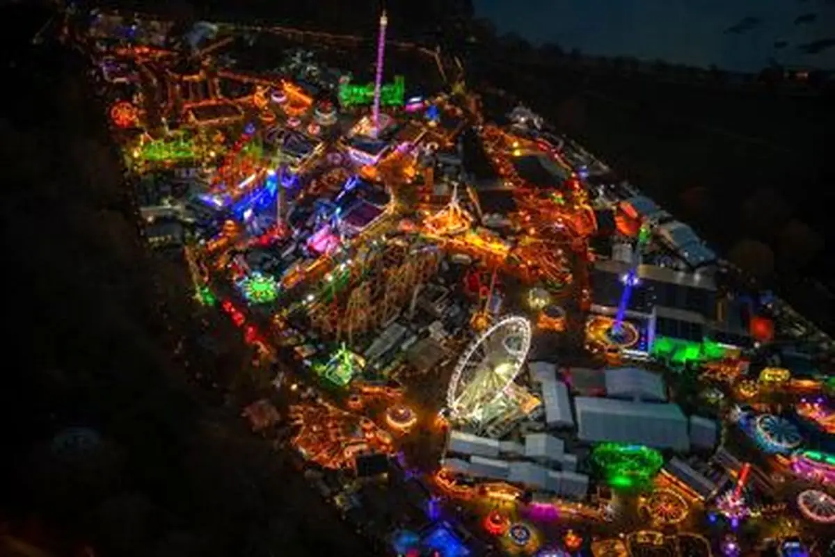 تصاویر متفاوتی از لندن در تاریکی شب