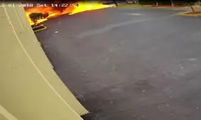 انفجار وحشتناک هواپیما در وسط شهر + فیلم