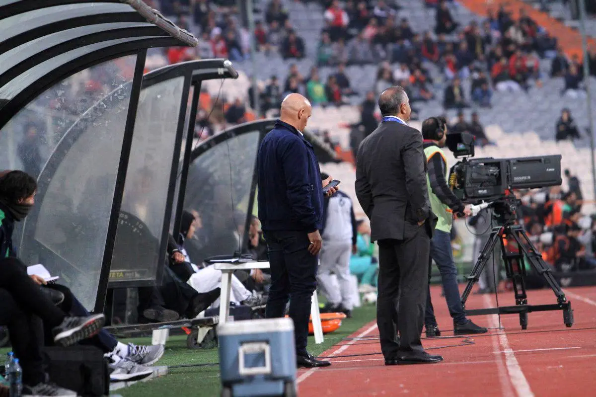 چشم پنهان منصوریان در استادیوم آزادی