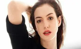 آن هاتاوی در «سسمی استریت»