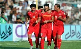 گربه سیاه استقلال به دنبال هشتمین گل با پیراهن قرمز