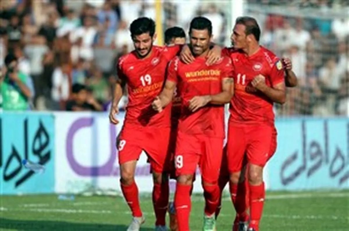 گربه سیاه استقلال به دنبال هشتمین گل با پیراهن قرمز