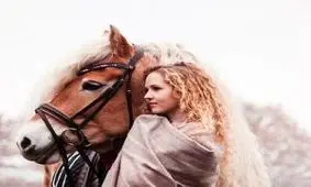 اسبی که موهایش از گیسو کمند بلندتر است + تصاویر