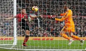 آرسنال با یک امتیاز زمین منچستریونایتد را ترک کرد