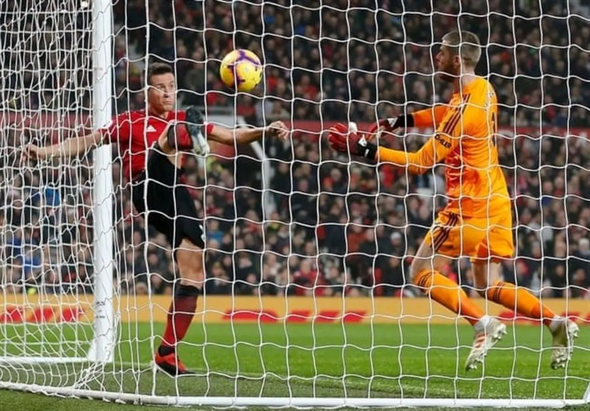 آرسنال با یک امتیاز زمین منچستریونایتد را ترک کرد