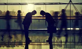 ۷ رفتاری که باعث می‌شود دیگران بیشتر به شما احترام بگذارند